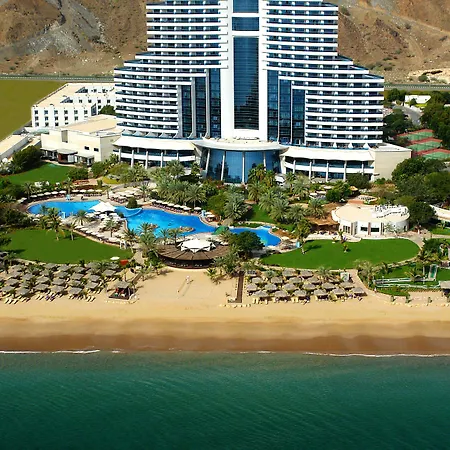 Le Meridien Al Aqah Beach Resort-3